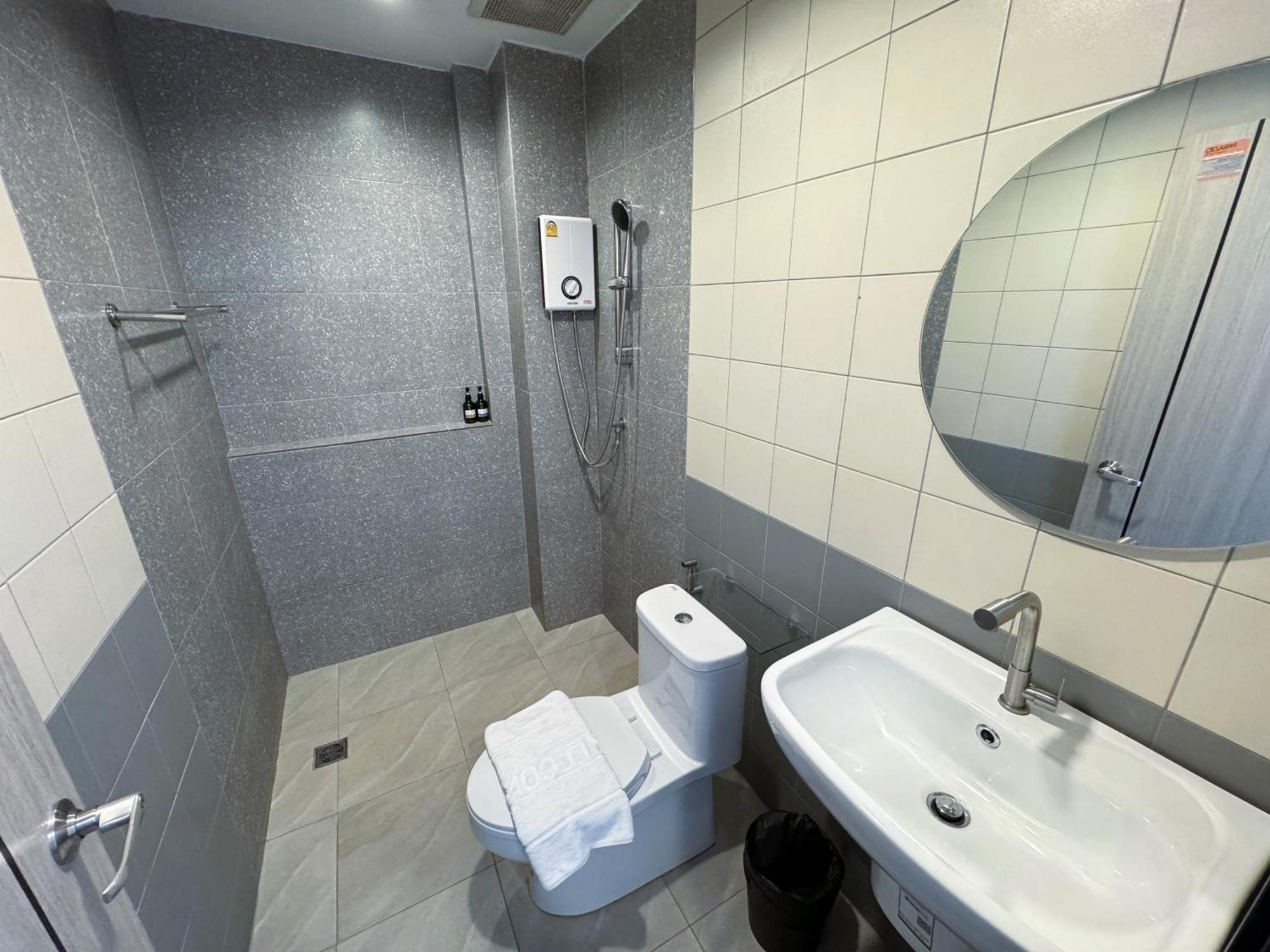 Luka House Hotell Ban Lam Luk Ka Exteriör bild