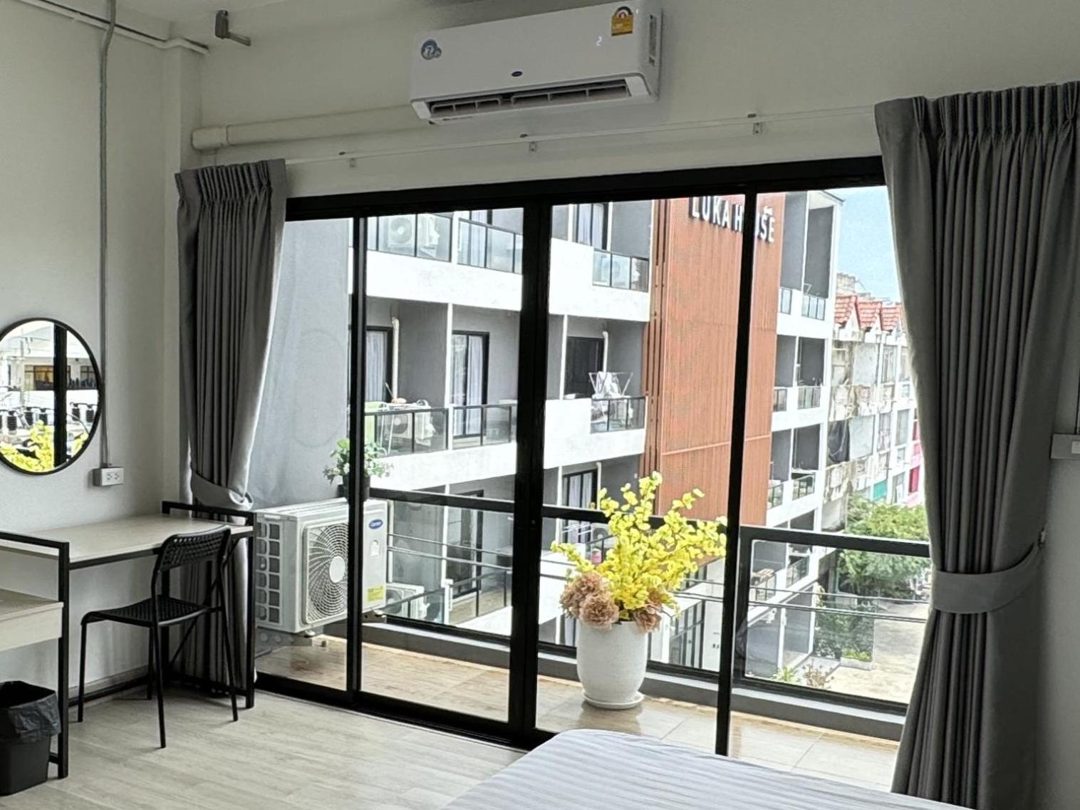 Luka House Hotell Ban Lam Luk Ka Exteriör bild