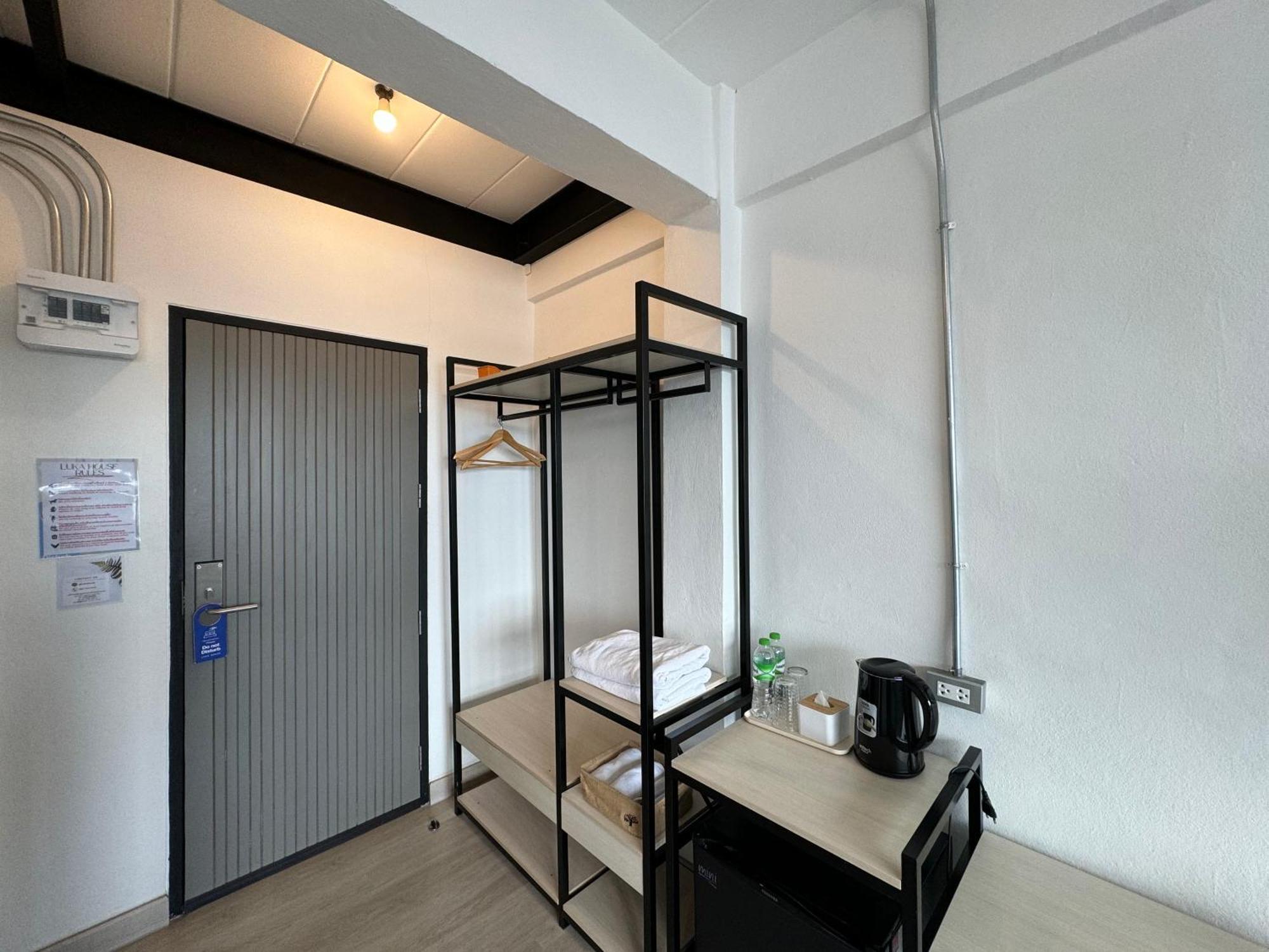 Luka House Hotell Ban Lam Luk Ka Exteriör bild