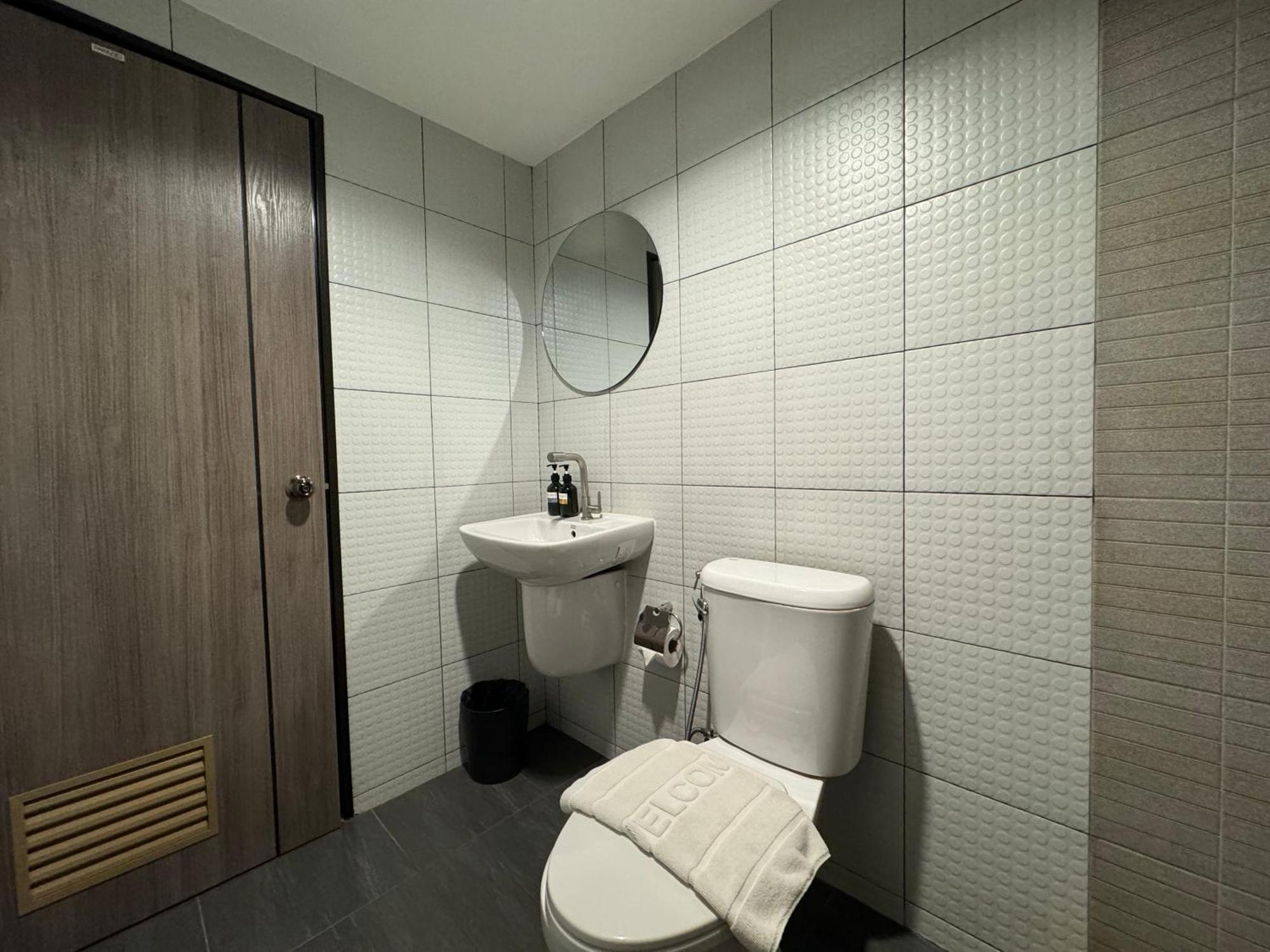 Luka House Hotell Ban Lam Luk Ka Exteriör bild