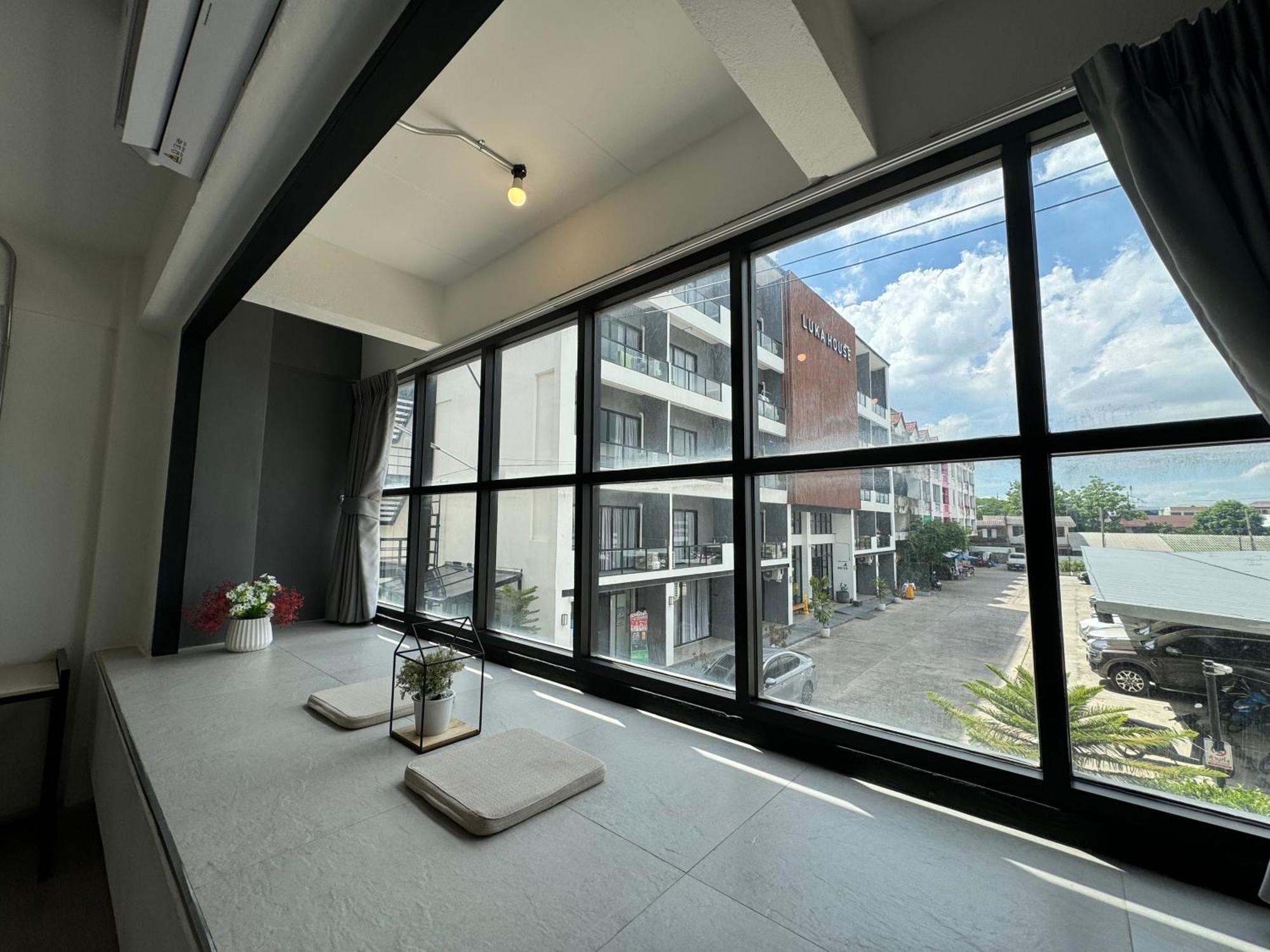 Luka House Hotell Ban Lam Luk Ka Exteriör bild